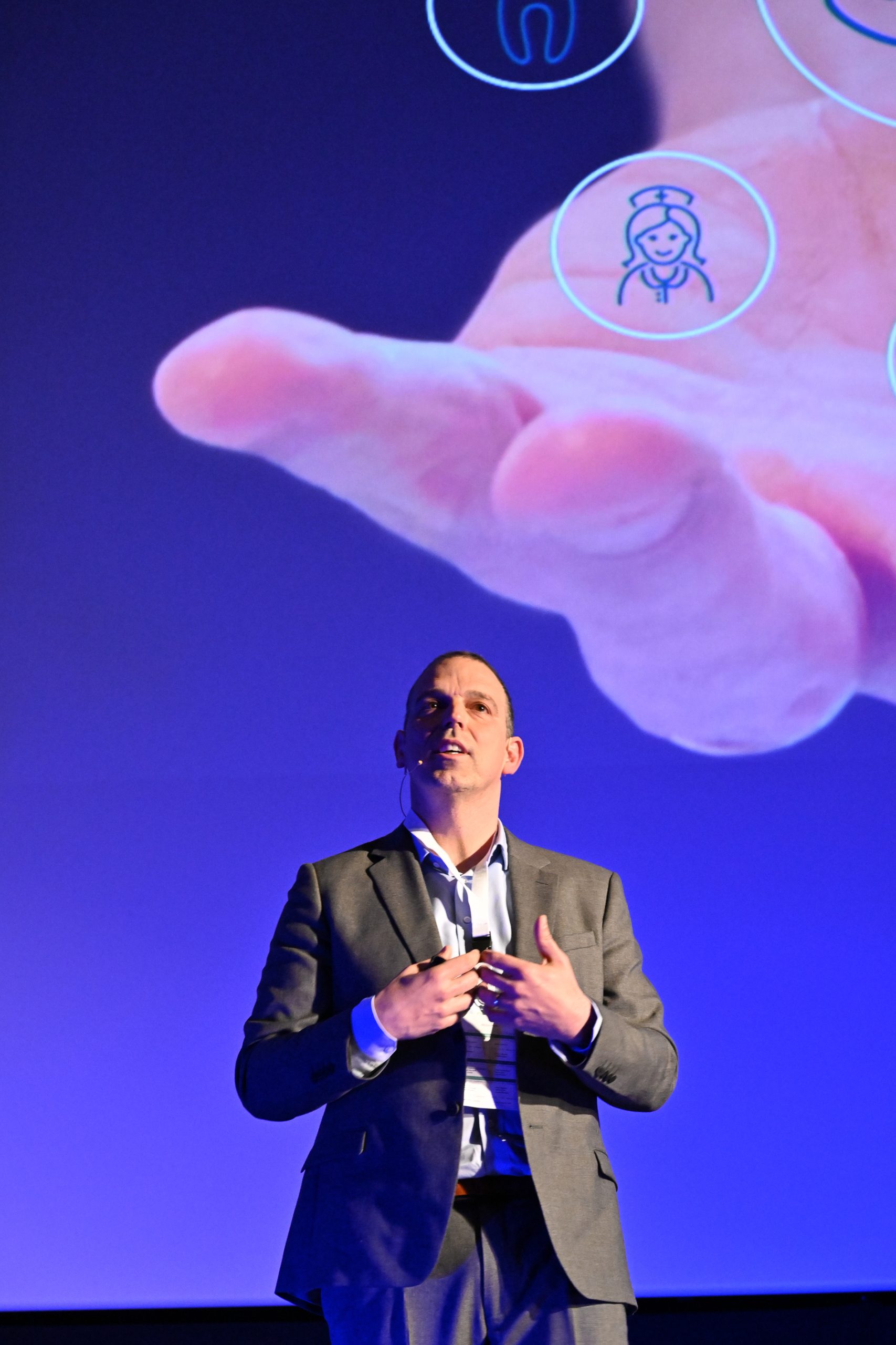 Private implantology surgery and prothodontics mentorship