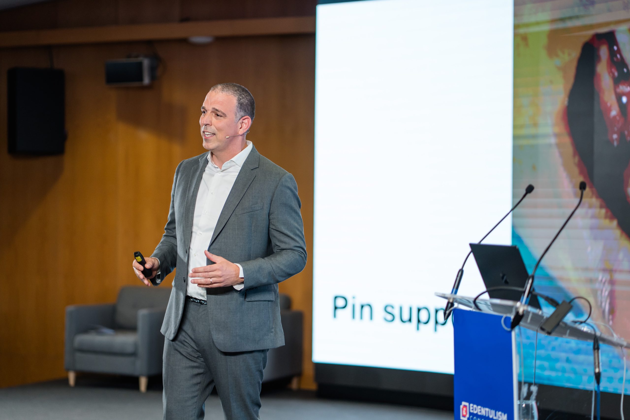 Guide prosthodontics clinical training